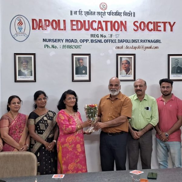 जिप रत्नागिरी च्या माध्यमिक शिक्षणाधिकारी मा. सुवर्णा सावंत मॅडम