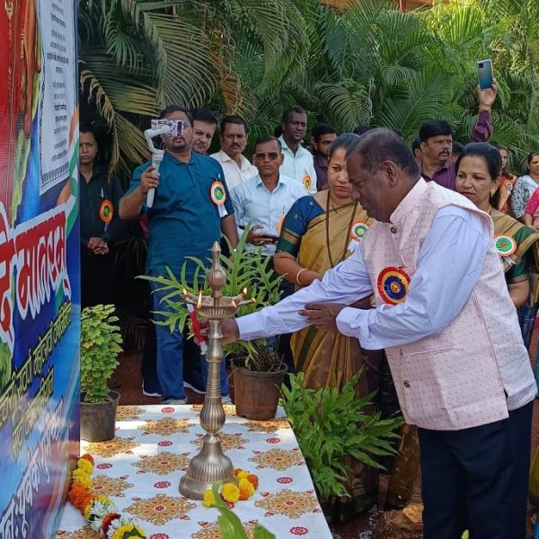 ए. जी. हायस्कूल दापोली - विविध प्रदर्शनाचे उद्घाटन